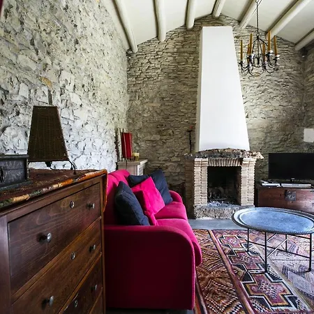 Erice Escape - Country Charm Ballata